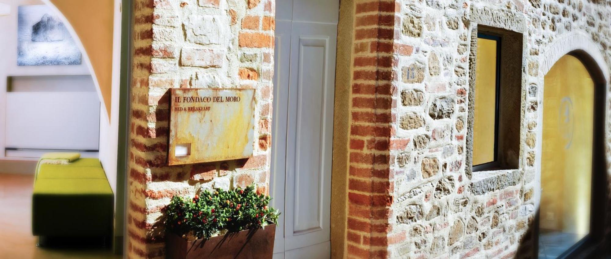 チヴィテッラ・イン・ヴァル・ディ・キアーナ Fondaco Del Moro Bed & Breakfast エクステリア 写真