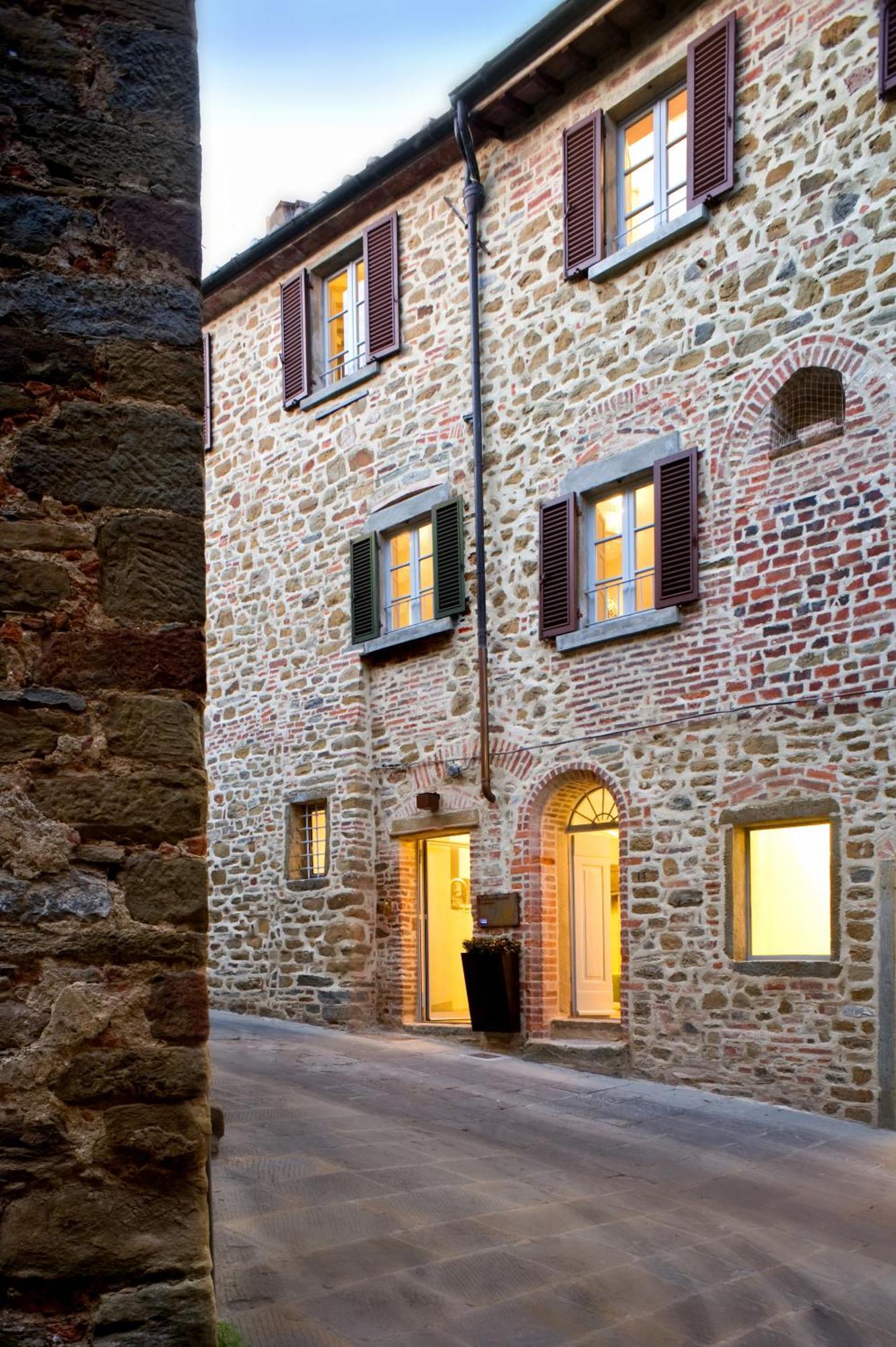 チヴィテッラ・イン・ヴァル・ディ・キアーナ Fondaco Del Moro Bed & Breakfast エクステリア 写真